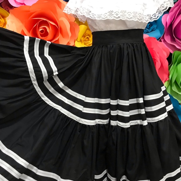 Mexican Ejutla Oaxaca girls black with line white - Picture 4 of 4